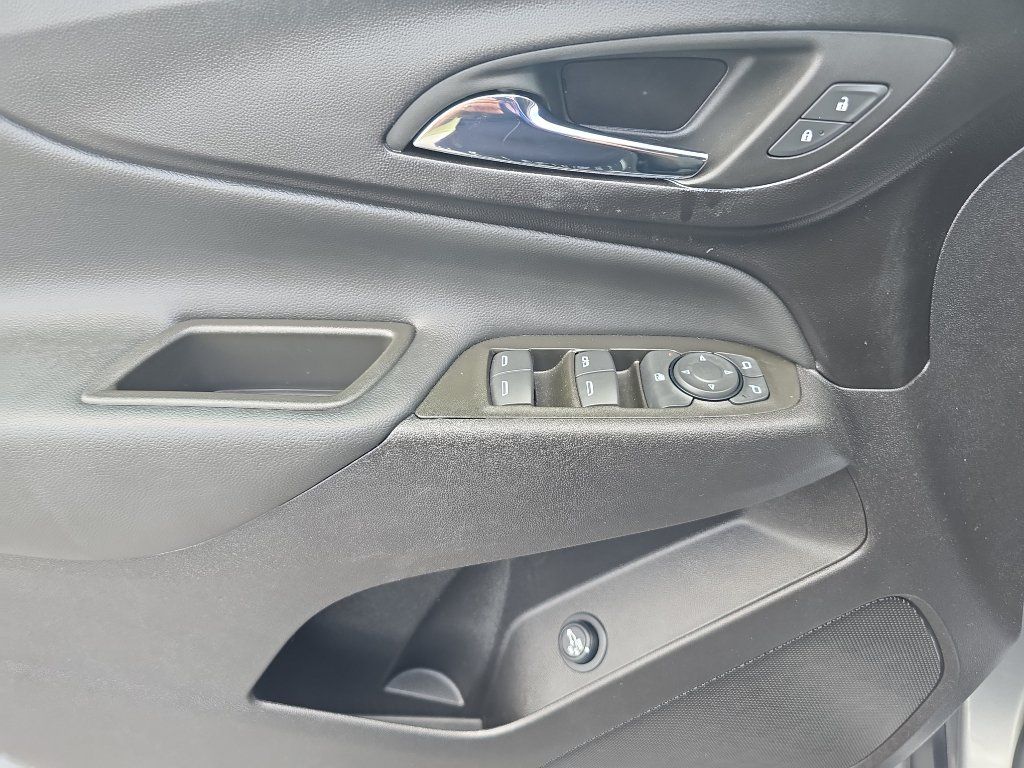 Used 2024 Chevrolet Equinox LT FWD image 11