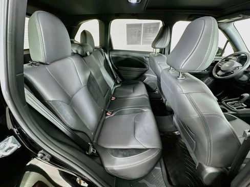 Used 2025 Subaru Forester Touring AWD/4WD image 36