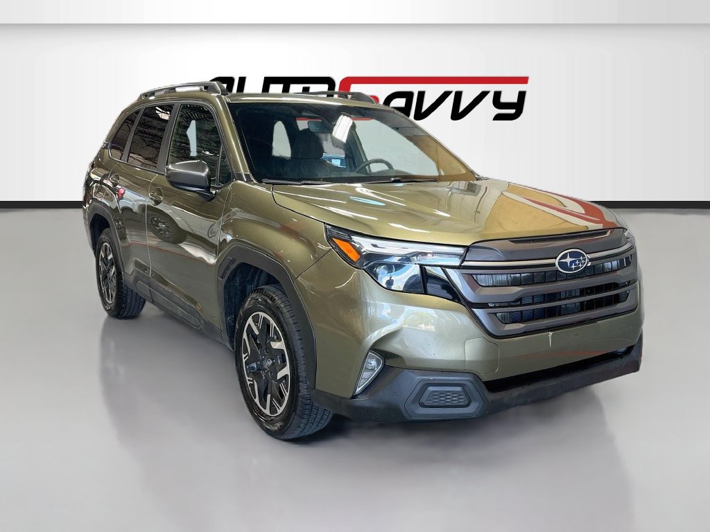 Used 2025 Subaru Forester Premium AWD/4WD image 1