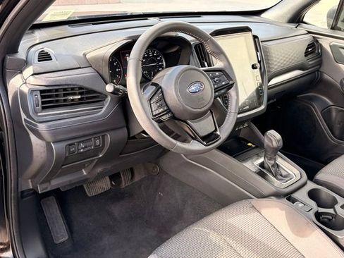 Used 2025 Subaru Forester Premium AWD/4WD image 12