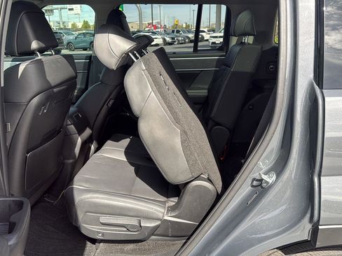 Used 2025 Hyundai Santa Fe Limited FWD image 31