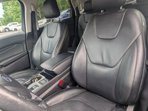 Used 2020 Ford Edge Titanium AWD/4WD image 8