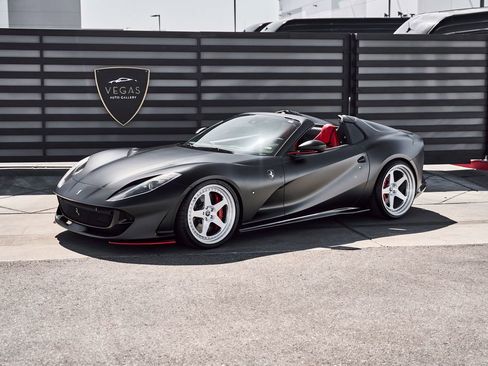 Used 2021 Ferrari 812 GTS RWD image 5