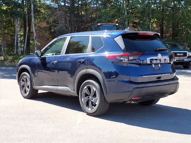 Used 2025 Nissan Rogue SV AWD/4WD image 7
