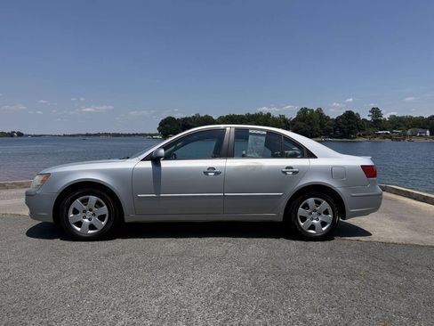 Used 2010 Hyundai Sonata GLS FWD image 5