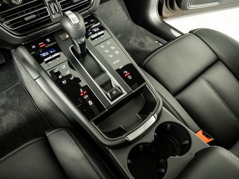 New 2026 Porsche Macan S image 18