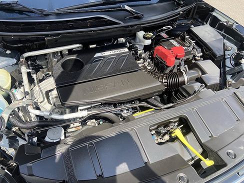 Certified 2025 Nissan Rogue SV AWD/4WD image 17