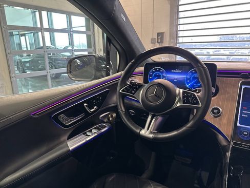 Used 2023 Mercedes-Benz EQE 500 4MATIC SUV w/ Pinnacle Trim Package image 17