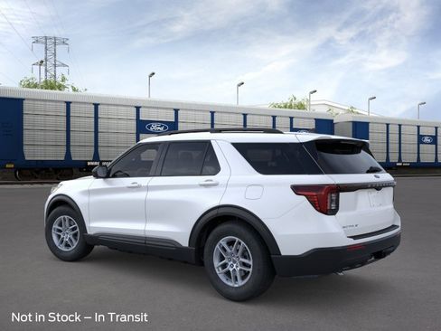 New 2026 Ford Explorer Active RWD image 4