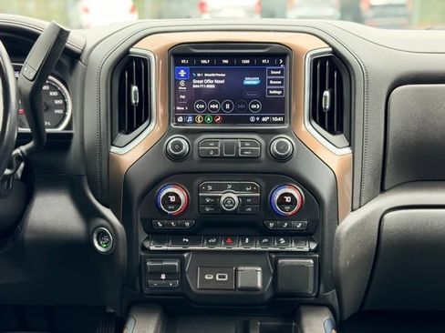Used 2022 Chevrolet Silverado 1500 High Country w/ LPO, Dark Essentials Package AWD/4WD image 25