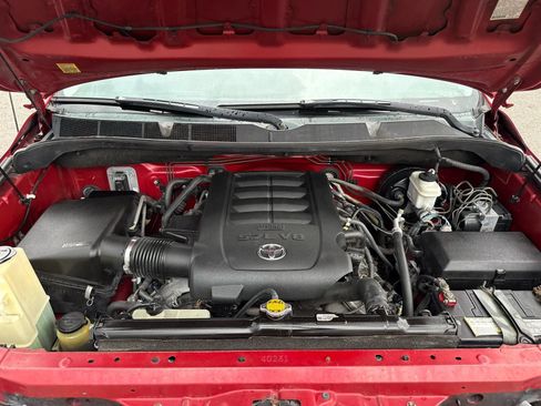 Used 2011 Toyota Tundra 4x4 CrewMax w/ SR5 Pkg image 17