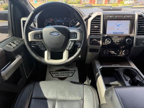 Used 2020 Ford F250 Lariat w/ Lariat Value Package AWD/4WD image 14