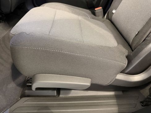 Used 2023 Chevrolet Traverse LT image 27