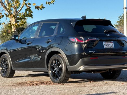 Used 2024 Honda HR-V Sport image 3