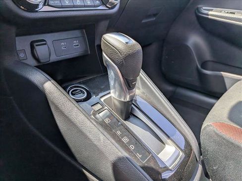 Used 2024 Nissan Versa SR FWD image 11