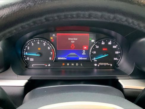 Certified 2022 Ford Explorer XLT w/ Equipment Group 202A image 23