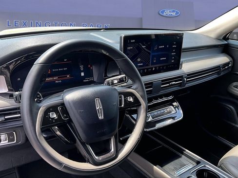 Used 2023 Lincoln Corsair FWD image 17