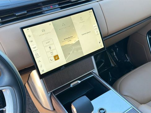 Used 2025 Land Rover Range Rover SE image 27