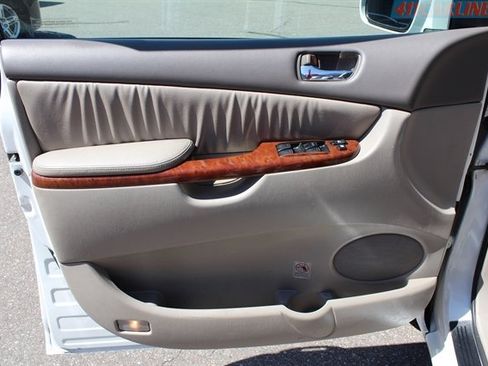 Used 2005 Toyota Sienna XLE Limited AWD/4WD image 8