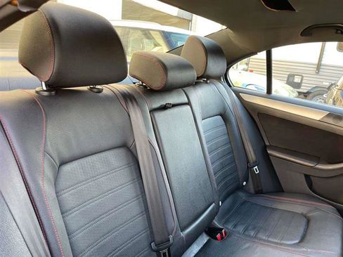 Used 2012 Volkswagen Jetta GLI Autobahn image 17