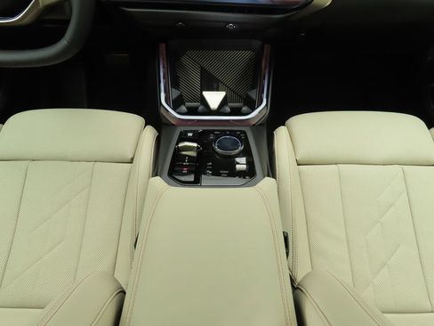 Used 2025 BMW X3 xDrive30i w/ Premium Package image 17