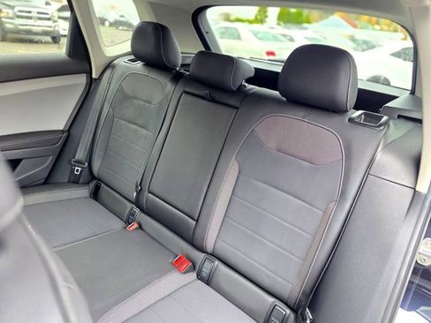 Used 2024 Volkswagen Taos SE image 30