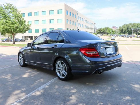 Used 2014 Mercedes-Benz C 300 4MATIC Sedan image 5