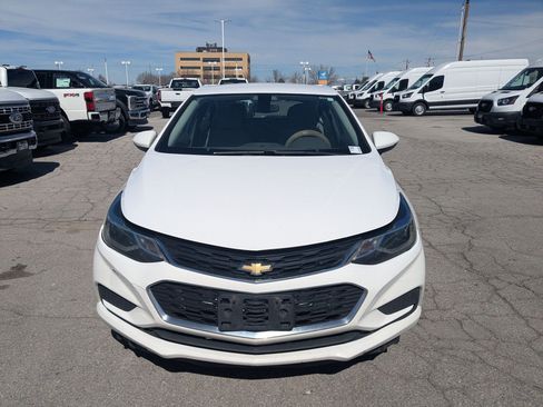 Used 2017 Chevrolet Cruze LT FWD image 11
