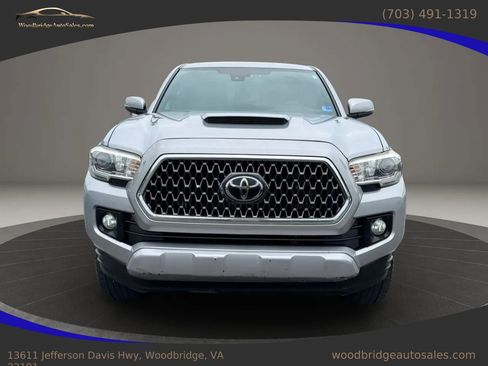Used 2019 Toyota Tacoma TRD Sport AWD/4WD image 8