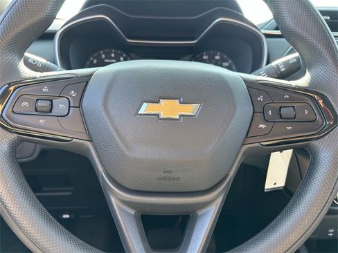 Used 2023 Chevrolet TrailBlazer LS image 33