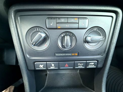 Used 2014 Volkswagen Beetle 1.8T image 16