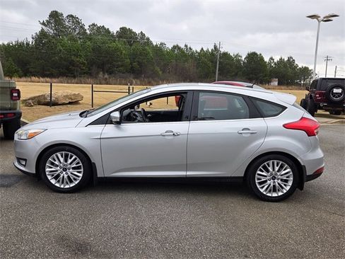 Used 2016 Ford Focus Titanium w/ Titanium Technology Package image 5