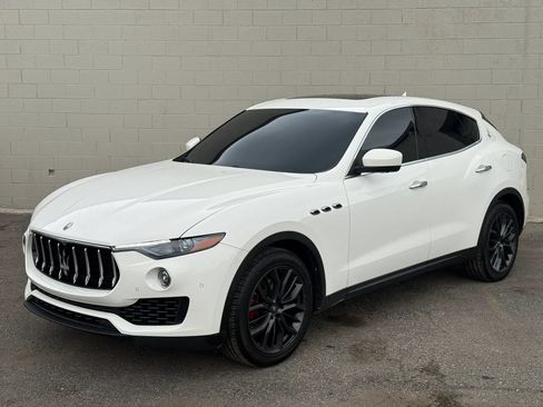 Used 2018 Maserati Levante AWD/4WD image 2