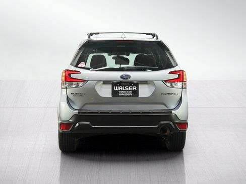 Used 2020 Subaru Forester Premium AWD/4WD image 4