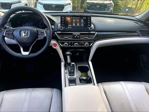 Used 2019 Honda Accord EX image 16
