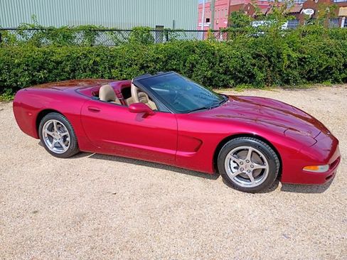 Used 2002 Chevrolet Corvette Convertible w/ Preferred Equipment Group2 RWD image 19
