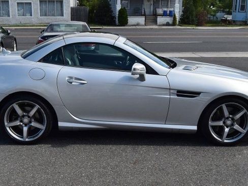 Used 2015 Mercedes-Benz SLK 250 w/ Premium Package image 7