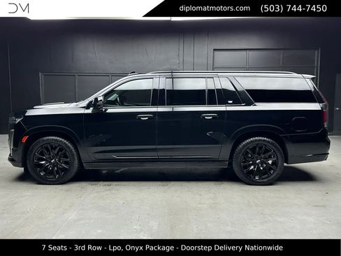 Used 2023 Cadillac Escalade ESV Sport Platinum w/ LPO, ONYX Package AWD/4WD image 4