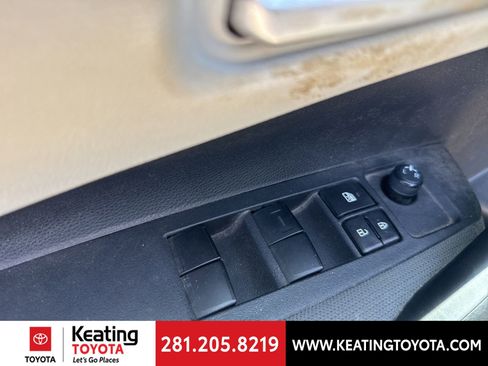 Used 2021 Toyota Corolla LE FWD image 12