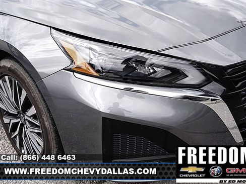 Used 2025 Nissan Altima 2.5 SV FWD image 9