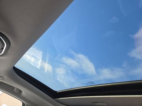 Used 2023 Jeep Grand Cherokee Laredo w/ Luxury Tech Group I image 13