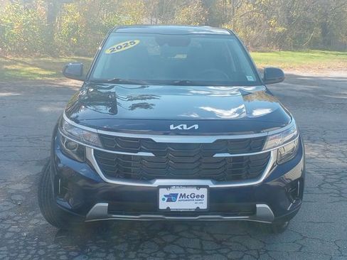 Used 2025 Kia Seltos LX image 2