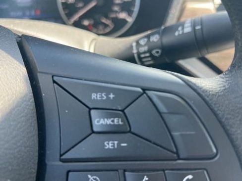 Used 2025 Nissan Altima 2.5 SV image 14