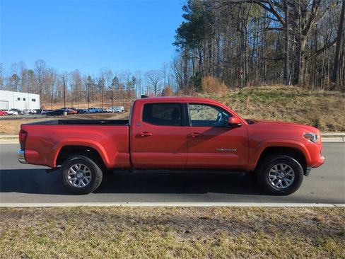 Used 2018 Toyota Tacoma SR5 image 14