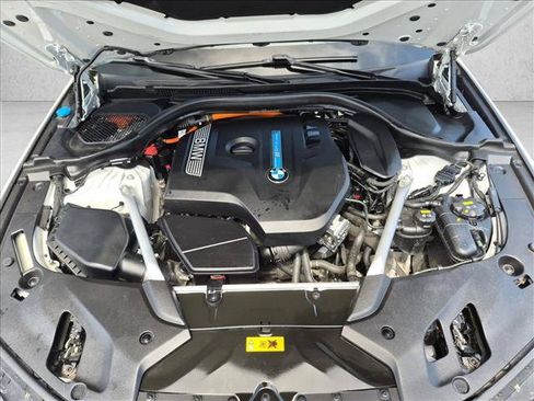 Used 2019 BMW 530e w/ M Sport Package RWD image 24