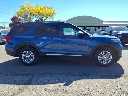 Certified 2023 Ford Explorer XLT w/ Equipment Group 202A AWD/4WD image 6