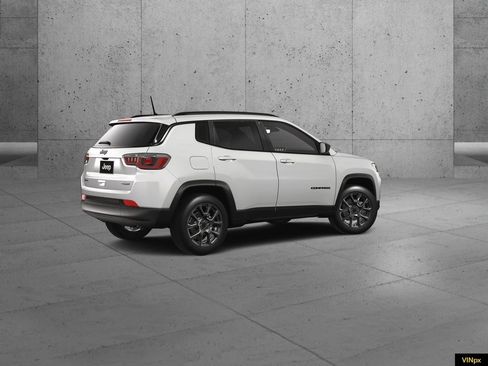 New 2026 Jeep Compass Latitude image 8