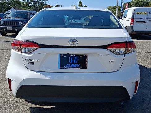 Used 2024 Toyota Corolla LE image 5