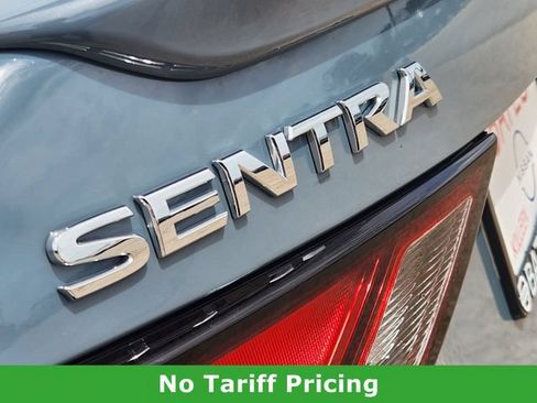 Used 2025 Nissan Sentra SR w/ SR Premium Package FWD image 11