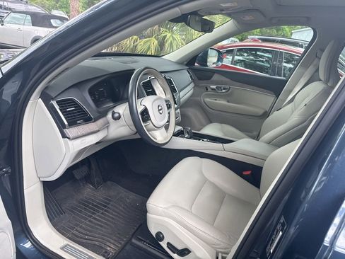 Used 2024 Volvo XC90 B6 Plus w/ Protection Package Premier AWD/4WD image 3